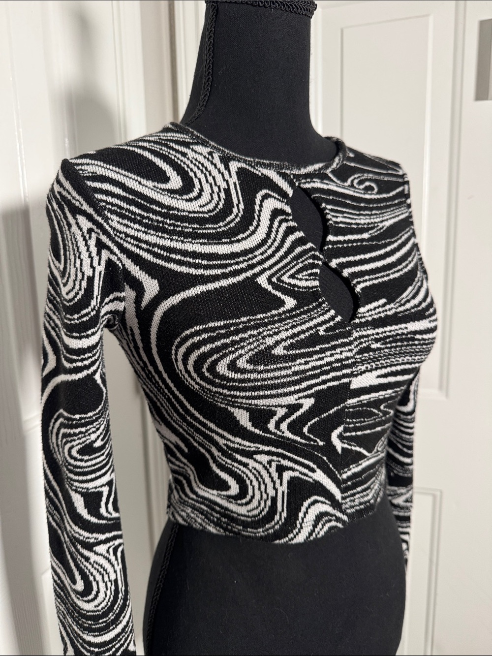 Zara Black & White Swirl Keyhole Crop Top